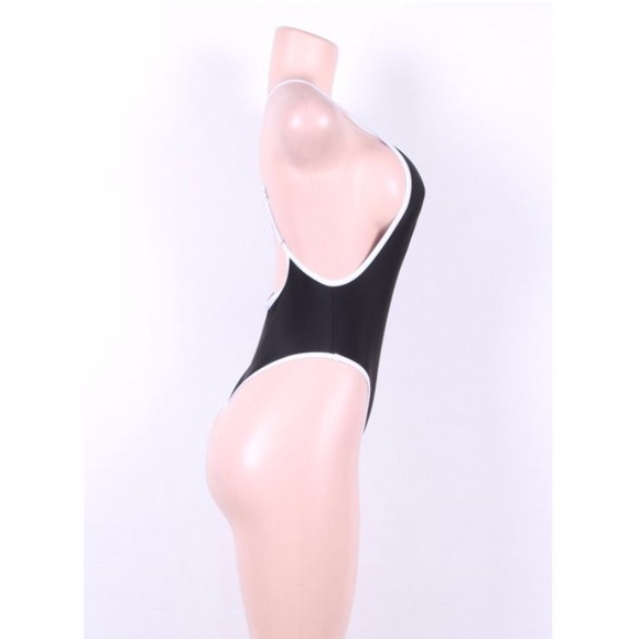 ✨✨ONE PIECE SWIMWEAR✨✨ - Picture 3 of 4